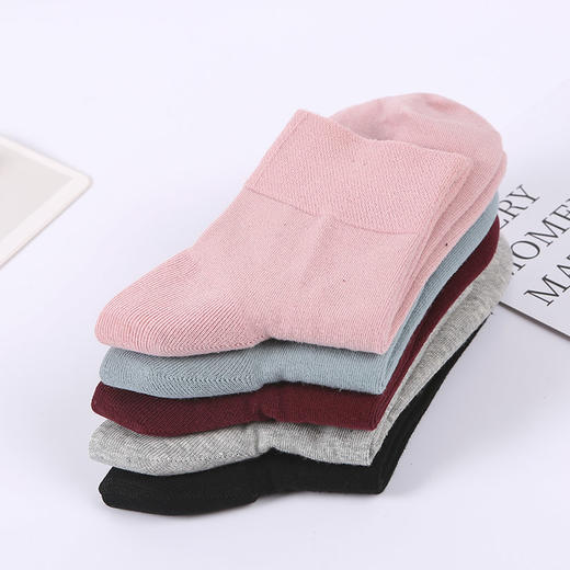 女士松口防裂袜足跟型 中筒袜 纯色乳胶防裂四季款棉袜 缓解干裂脚跟疼痛 告别脚裂脚干烦恼 5双/盒装 商品图5