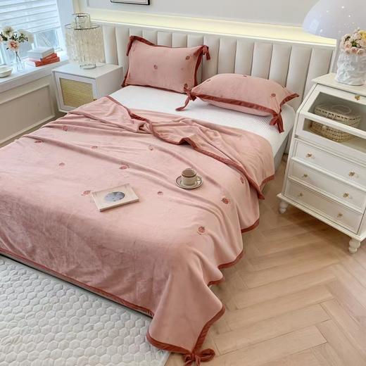 曼庭生活网红韩式绣花玉肤绒四件套 商品图5