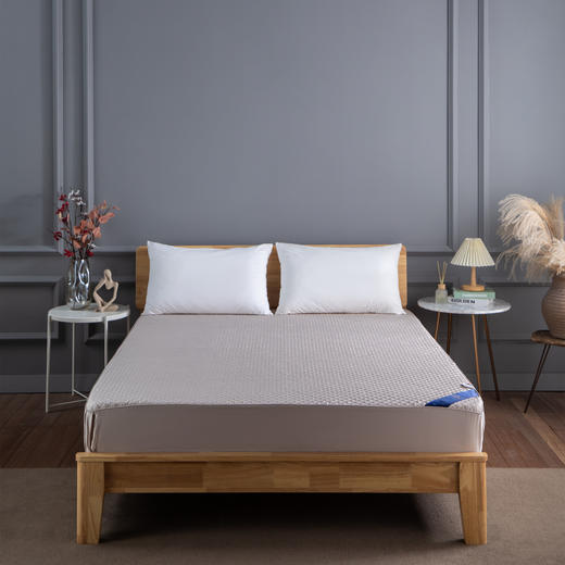 远梦轻奢贡缎纯棉保护垫 商品图1