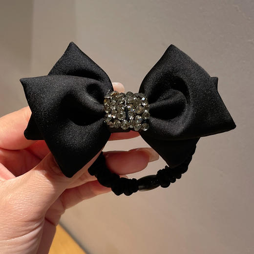 【买一送一！蝴蝶结头绳】气质女夏季扎头发皮筋发圈欧根纱发绳丸子头发饰，靓丽蝴蝶结点缀盘发，韵味十足的丸子头发饰。 商品图6