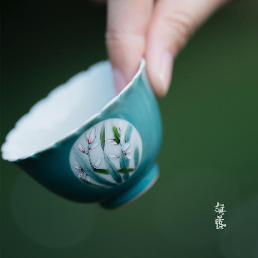 永利汇景德镇黛绿矾红开窗手绘蓝绿水菊杯花口杯小品茗杯主人杯 商品图1