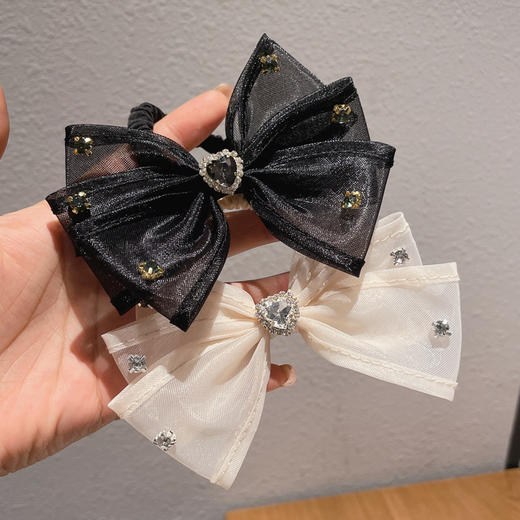 【买一送一！蝴蝶结头绳】气质女夏季扎头发皮筋发圈欧根纱发绳丸子头发饰，靓丽蝴蝶结点缀盘发，韵味十足的丸子头发饰。 商品图0