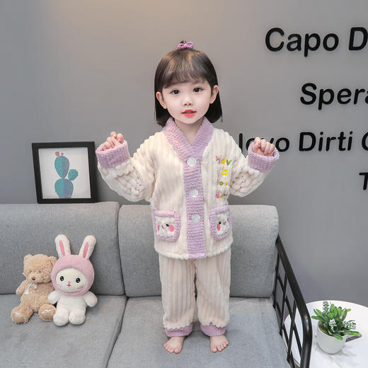 【珊瑚绒材质，加绒加厚设计！】女童家居服秋冬新款，珊瑚绒加绒加厚，柔软舒适，不刺激皮肤，可爱女宝儿童法兰绒睡衣套装-QQ 商品图5