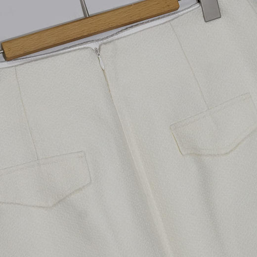 VIVIAN LIU薇薇安刘TR2354007秋女装新款腰部假兜装饰后开叉半裙 商品图2