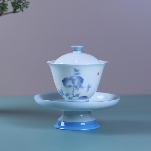 永利汇新品茶具手绘寿桃盖碗功夫茶具釉下彩青花家用白瓷单个泡茶碗中式 商品图0