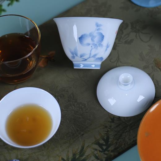 永利汇新品茶具手绘寿桃盖碗功夫茶具釉下彩青花家用白瓷单个泡茶碗中式 商品图3