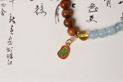 JSNM0131°老料金丝楠木|绿草莓水晶手串 商品图3