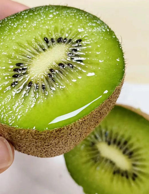 齐峰翠香猕猴桃，国货之光，即食果，软硬都能吃，水份跟口感都特别好！约1.8斤，12粒 商品图0