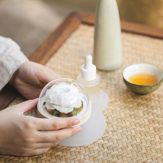 菜菜X呈白瓷花香氛礼盒|是香器也是艺术品，非遗工艺一天只做三朵花 商品图8