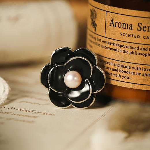 热卖！Manreya玛芮雅珍珠胸针合集丨秋冬穿搭必备，蝴蝶胸针、山茶花、幸运草等热门元素 商品图3