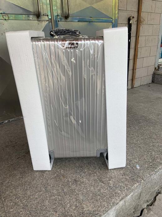 RIMOWA日默瓦行李箱新款拉杆箱登机箱金属托运箱(无主标)（非质量问题不退换，不接受中途退单） 商品图4