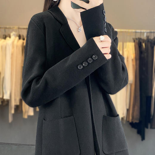 QH-ZH2337韩版宽松百搭短款外套上衣新款羊毛针织开衫女西装领纯色秋冬小香 商品图4