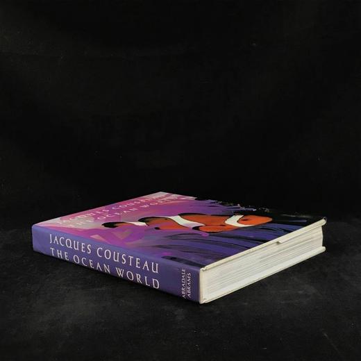 雅克·库斯托的海洋世界 385幅插图（361幅彩色） 精装大16开 商品图1