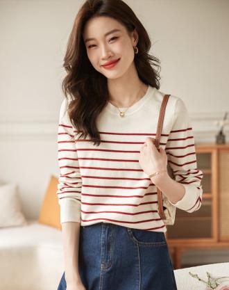 【专属特价】熙世界简约圆领条纹针织衫女秋装新款宽松慵懒套头百搭打底衫 商品图5