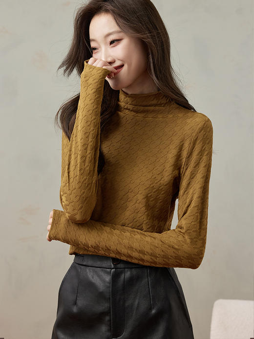 【年终特卖】熙世界肌理提花半高领打底衫女秋冬内搭弹力修身磨绒针织T恤上衣 商品图6