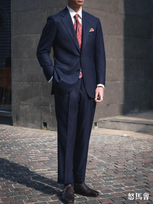 杰尼亚 Cloth Ermenegildo Zegna Traveller Four Seasons 藏青色暗人字纹全麻衬套装 商品图1