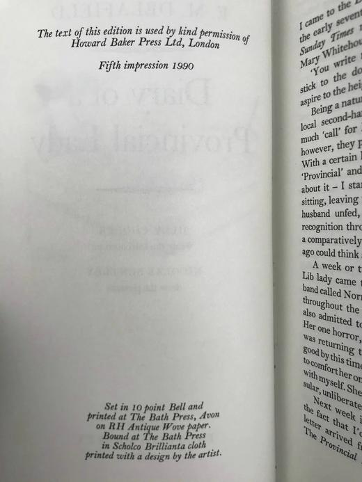 德拉菲尔德《妻子的苦恼》（1990） 约10余幅插图 精装32开带书匣 商品图3