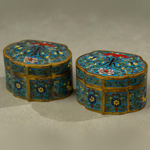清 铜胎掐丝珐琅如意形香盒（一对） 商品图1