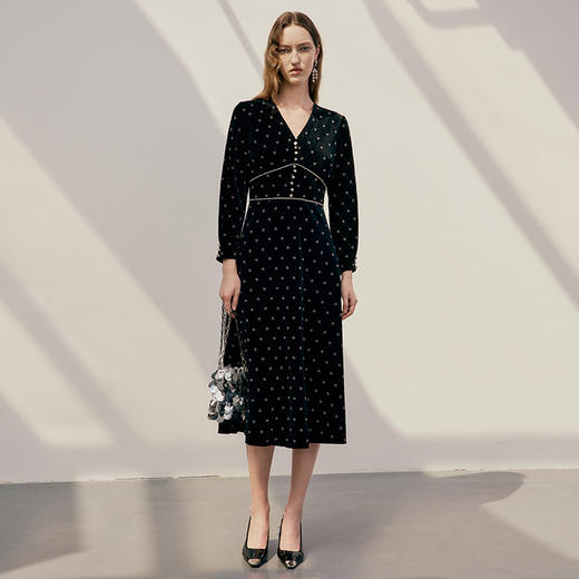 EITIE爱特爱春季新款气质大方连衣裙礼服7377001 商品图4