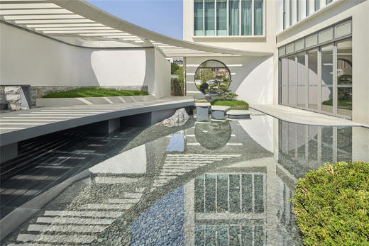 ★苏式园林艺术★ ¥599起/晚 享【苏州雅辰悦居酒店】悦居房+自助早餐+双人套餐，另有2间夜套餐可选！姑苏古城C位园林艺术酒店，毗邻沧浪亭、拙政园等热门景点，有效期至2025年6月30日 商品图2