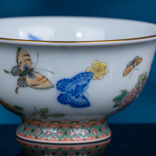 青花五彩描金蝶恋花杯 商品图3