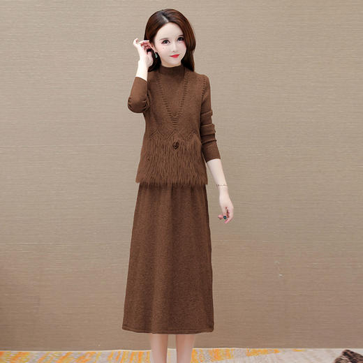 秋冬款两件套针织连衣裙，中长款纯色毛线裙仿貂绒厚款马甲套装QYM-LRX-AS6817-Y 商品图0