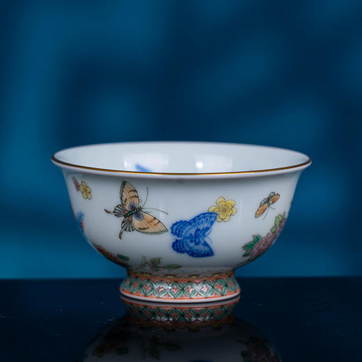 青花五彩描金蝶恋花杯 商品图1