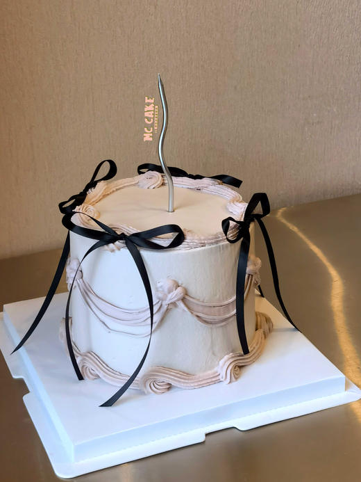 洛丽塔裱花蛋糕 粉色黑色蝴蝶结丝带蛋糕 商品图1