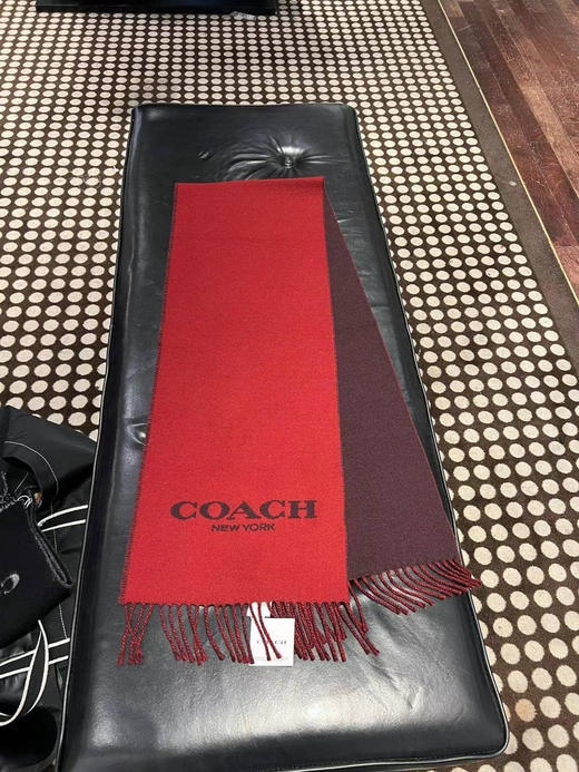 经典款上架！Coach 纯色logo双面色围巾 商品图0