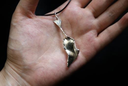 CHEZ BOQUE 冬日童话系列原创手工925银抽象造型吊坠《阴阳师》 商品图3