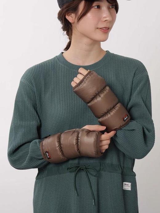 NANGA DOWN WRIST GAITERS 保暖羽绒护腕 商品图1