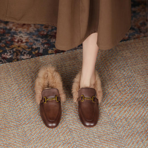 【预售5天】软牛皮复古平底乐福鞋女一脚蹬兔毛毛鞋金属扣休闲鞋MBJR&5149-2 商品图0