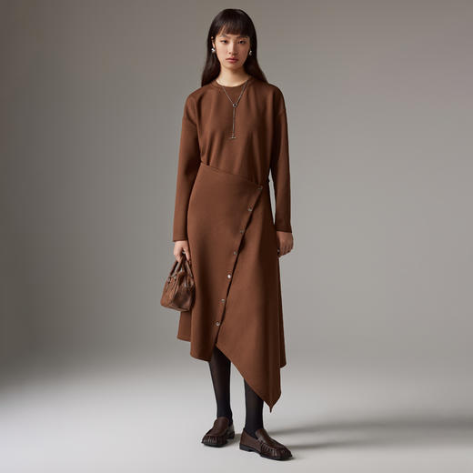 IN AND ON羊毛长袖懒人围裹式半身裙收腰显瘦人字纹针织连衣裙53771 商品图0