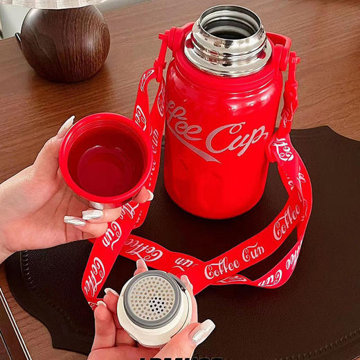 【户外生活好帮手，锁住温暖！】杯中世界，秘密分享，316食品级不锈钢，持久保温，大容量随心选。背带设计贴心携行，从此忘却杯中烦恼，体验温暖享受！ 商品图3