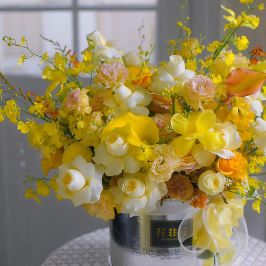 奶油杯马蹄莲跳舞兰抱抱桶 商品图1