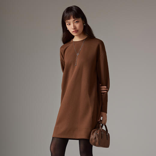 IN AND ON羊毛长袖懒人围裹式半身裙收腰显瘦人字纹针织连衣裙53771 商品图2