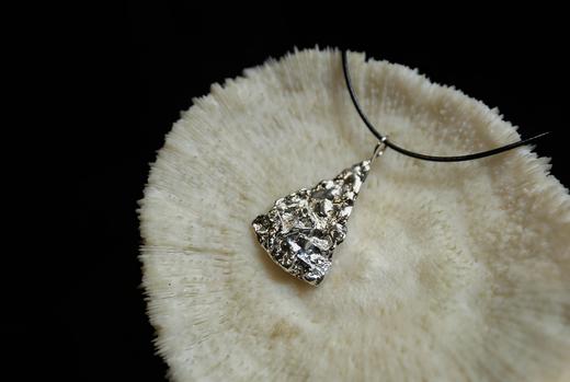 CHEZ BOQUE 冬日童话系列原创手工925银织物肌理吊坠《玉米片》 商品图3