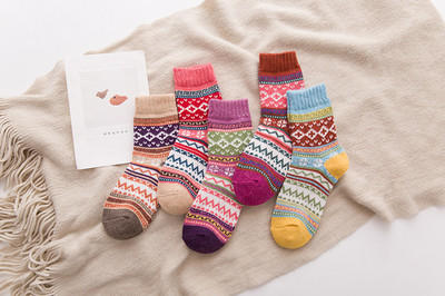 「5双装！羊毛袜」秋冬加厚保暖女士袜 十字花文艺民族风羊绒袜女配饰 商品图2