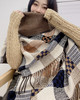 美拉德围巾女2023新款秋冬季韩版百搭格子披肩两用保暖高级感围脖PS20832 商品缩略图4