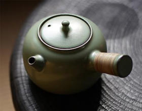 梵山堂茶器°千山翠圆莲侧把壶