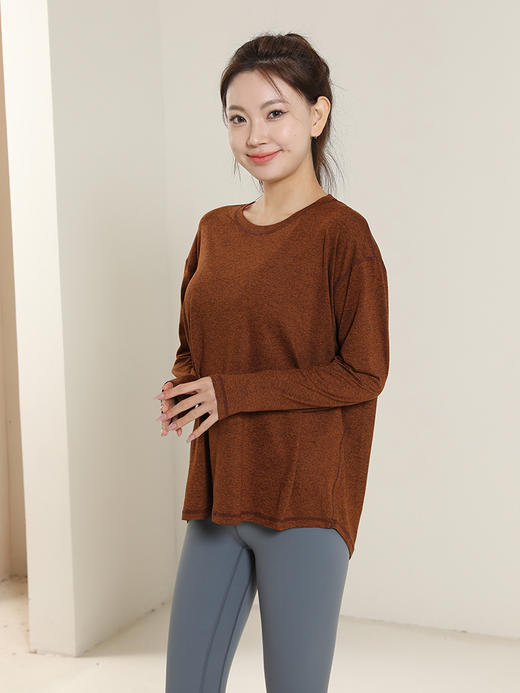 哈瓦塔新款女柔雾瑜伽宽松显瘦长袖罩衫长款运动T恤短款上衣 H320162 商品图8