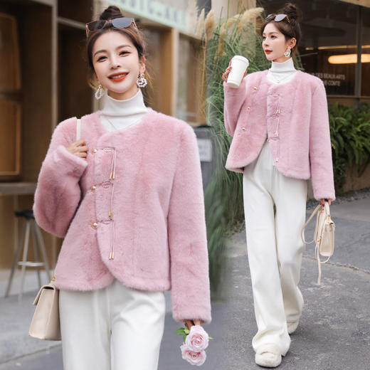 冬季新款，仿真皮毛一体小香风盘扣设计加厚小个子外套HR-HMGF672 商品图3