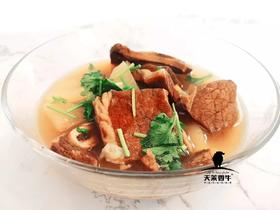  请教高手，牛仔骨怎么煲汤好吃又营养 