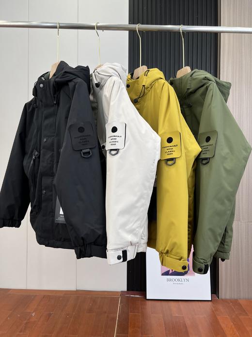 高品重磅复团‼️陈牧驰明星同款~专柜💰2000+【波**同款黑科技蓄热工装外套】男女同款  秒杀福利价 ▪️分仓填充的军工级P棉 ▪️石墨烯热反射 冬天降再大的温!有它完全可以顶住 商品图2