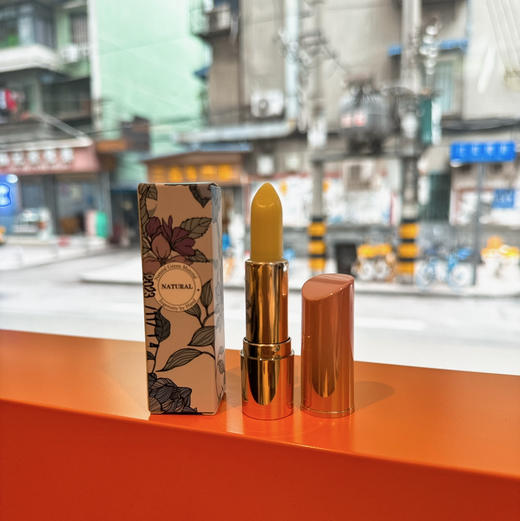 现做，三天发货 奕虹私人定制唇膏，不怕“吃的”唇膏，可食用级别，成分温和不刺激，采用花草浸泡橄榄油，纯手工制作，0香精0色素0激素0防腐剂，一支5g，两支装 商品图14