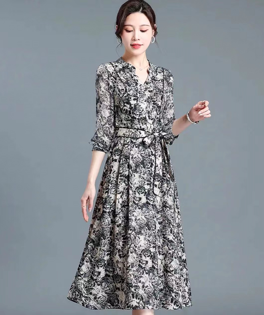 A7001         复古气质印花减龄收腰显瘦中长款连衣裙(特价不退换）