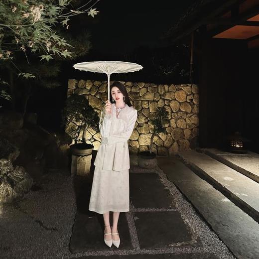 BeQueenStory【冬日茶序曲】时尚轻奢仙女气质外套&吊带秋冬款套装 商品图3