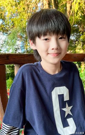 #酷帅boy元气穿搭