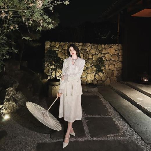 BeQueenStory【冬日茶序曲】时尚轻奢仙女气质外套&吊带秋冬款套装 商品图4