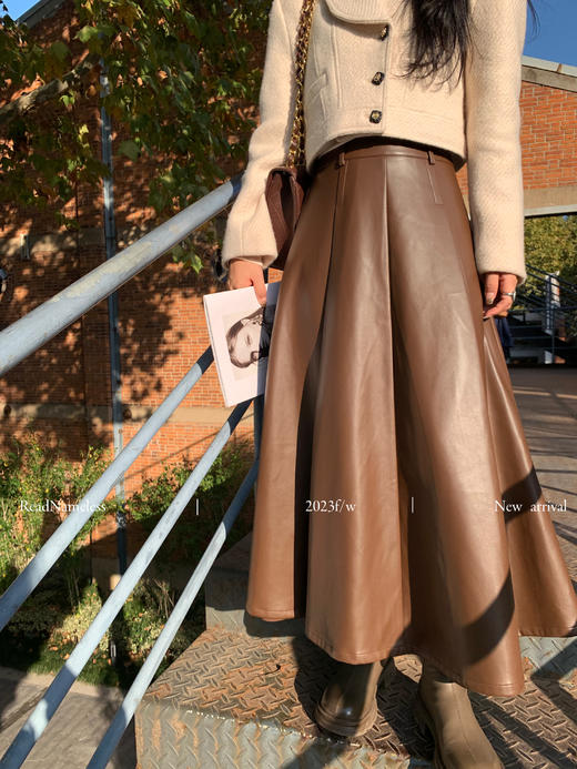 Read Nameless /伯爵小羊毛短外套+咖色皮长裙+小羊皮咖色贝雷帽 商品图12